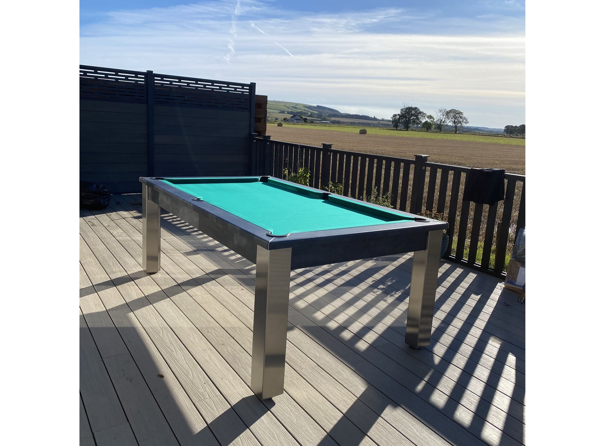 Elixir diner outdoor pool table green cloth