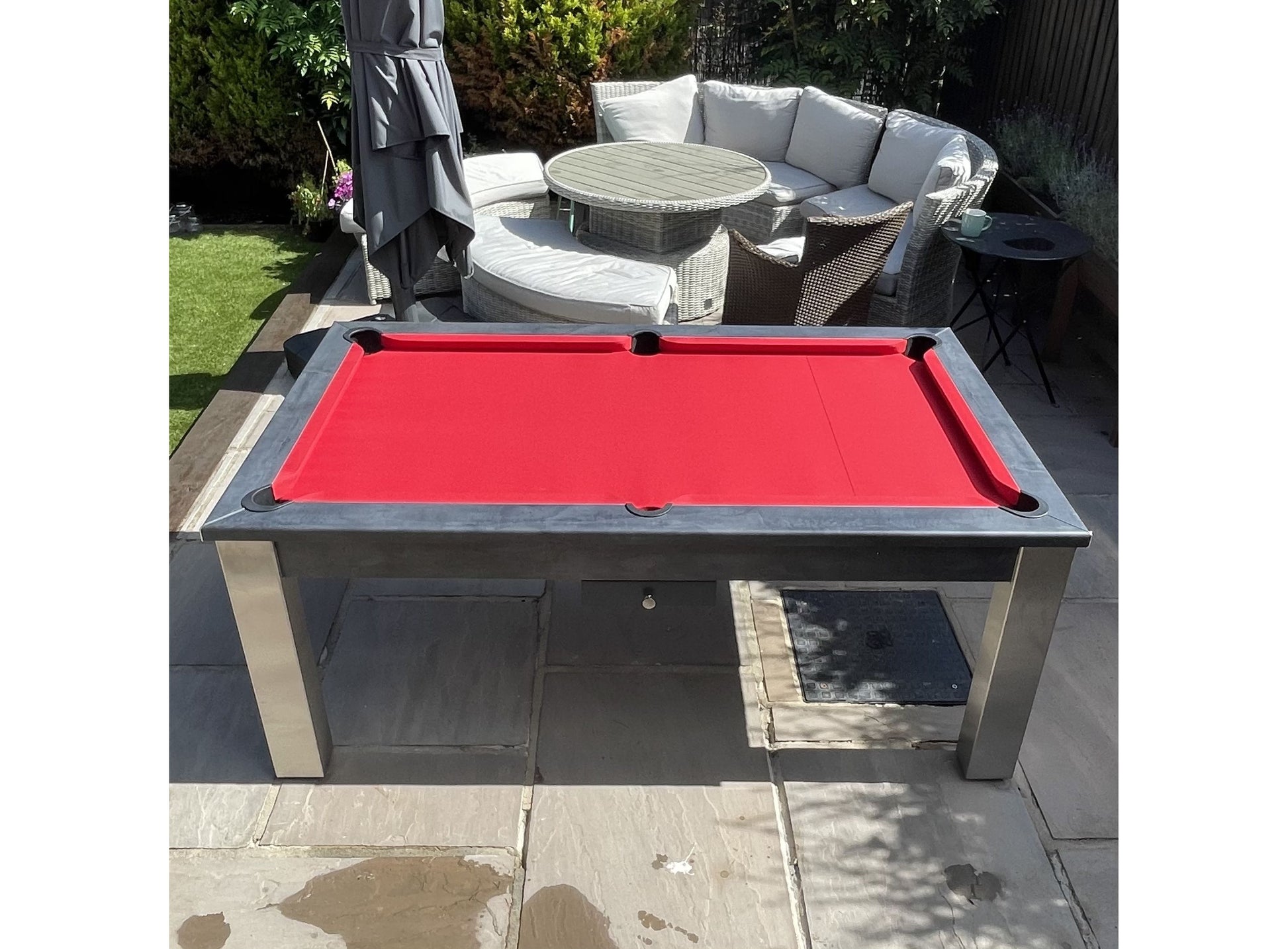 Elixir diner outdoor pool table red cloth